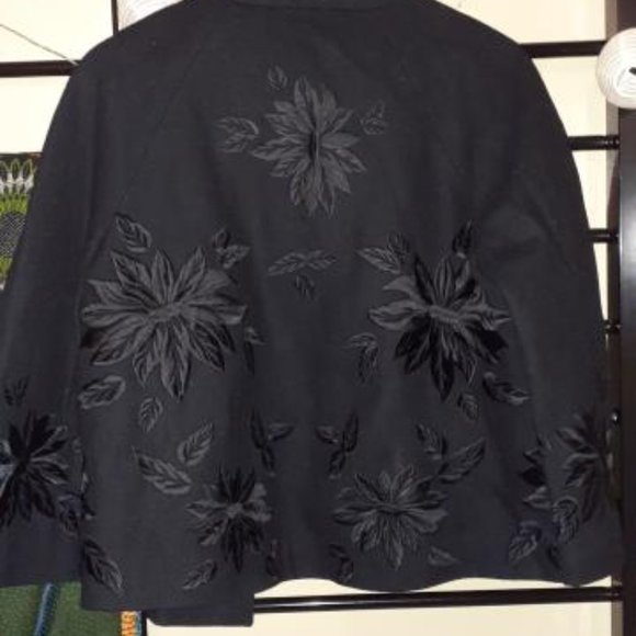 size small wool short jacket - Picture 2 of 2